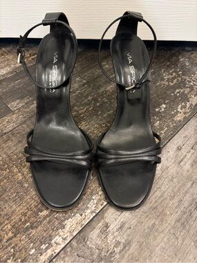 Vero Cuoio Black Leather Ankle-Strap Heeled Sandals made in Italy